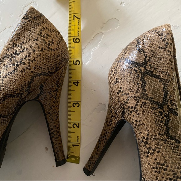 Mossimo SnakeSkin Round Toe Heels - Picture 7 of 7